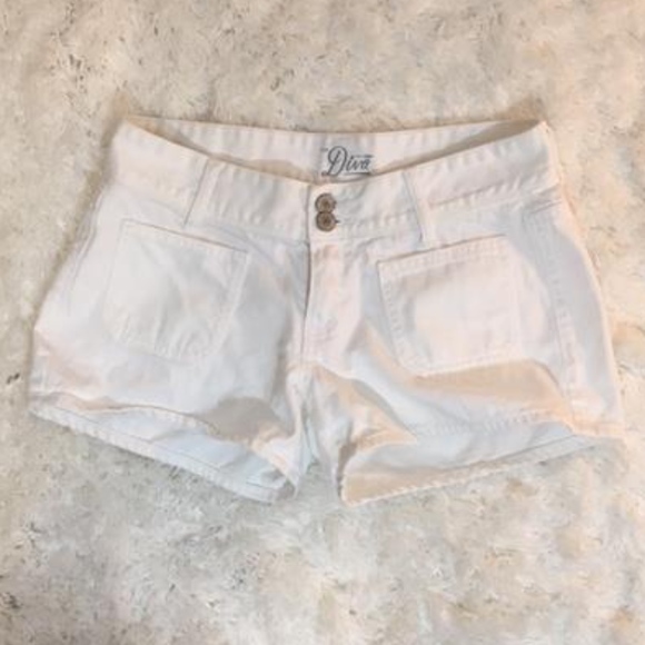 Old Navy Pants - Old Navy 100% Cotton White Diva Jean Shorts